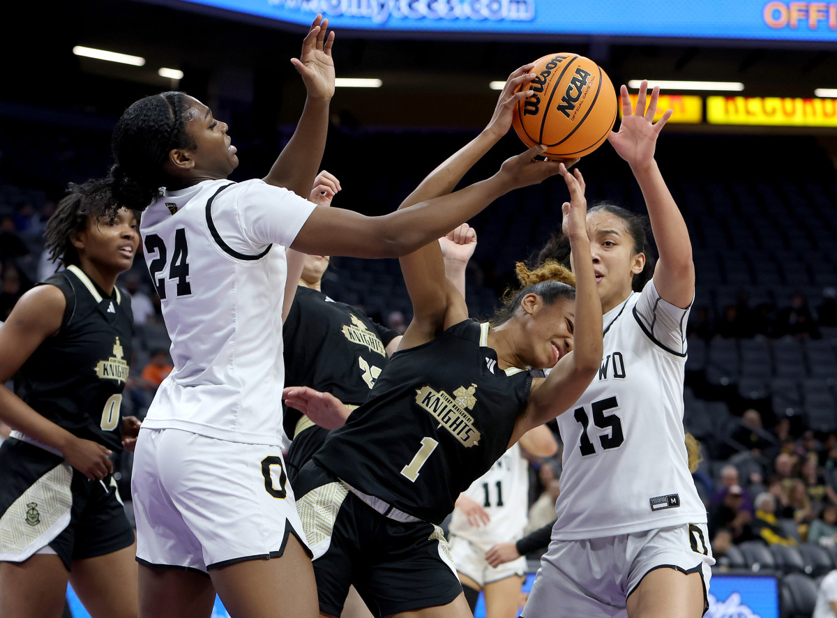 Bishop Montgomery vs Bishop O'Dowd CIF State D1 Final March 8, 2024 Photo-Dennis Lee59